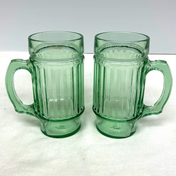 Anchor Hocking Other - Vintage Anchor Hocking "Line Lites" set of 2 green ribbed beer/drink mugs